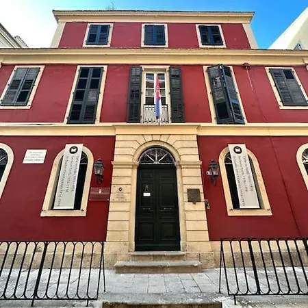 Infinite Residences - Location, Tradition And Comfort Apartament
