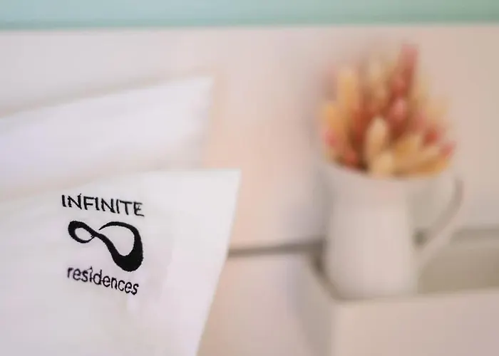 Infinite Residences - Location, Tradition And Comfort דירה